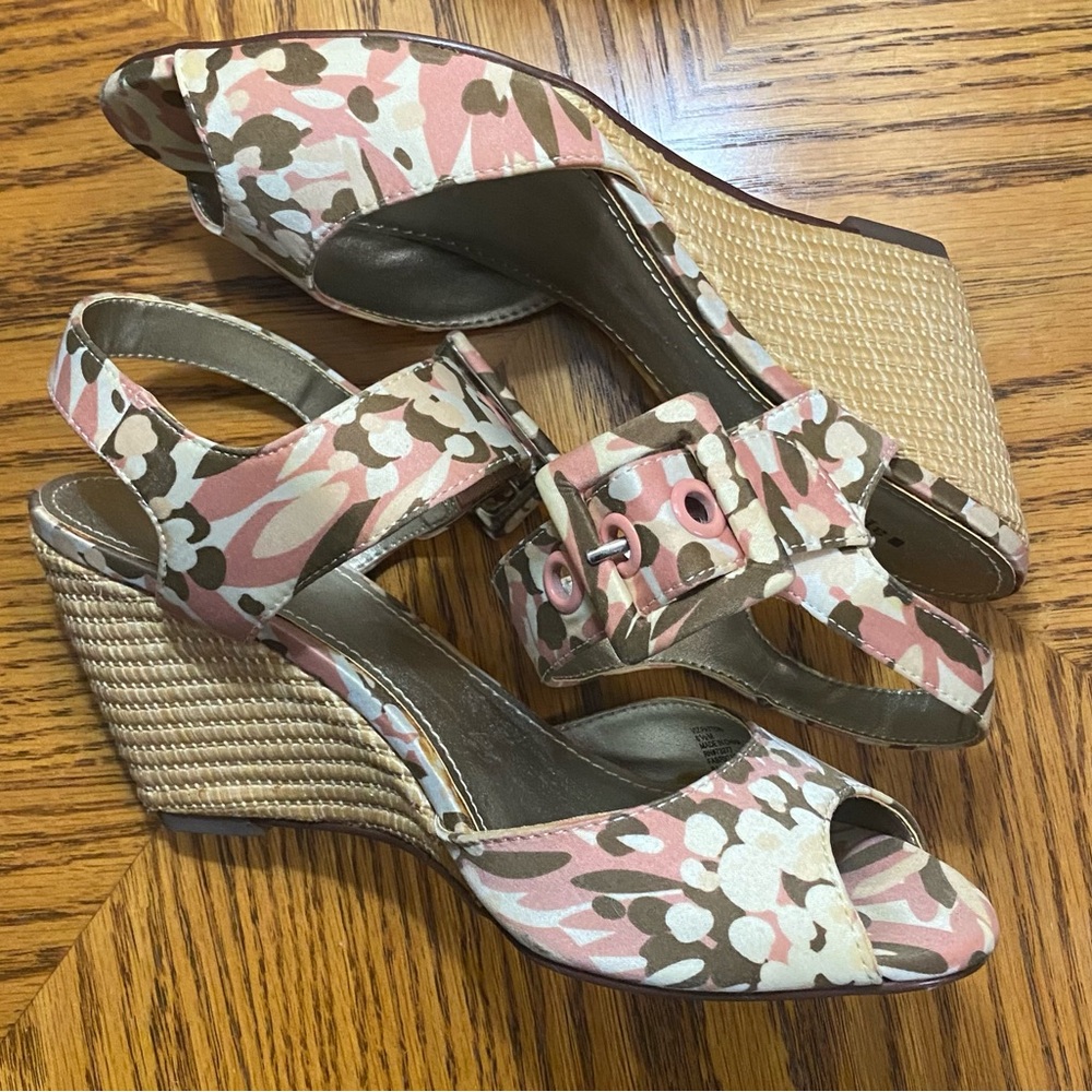 Apt 9 Wedge Heel 6.5